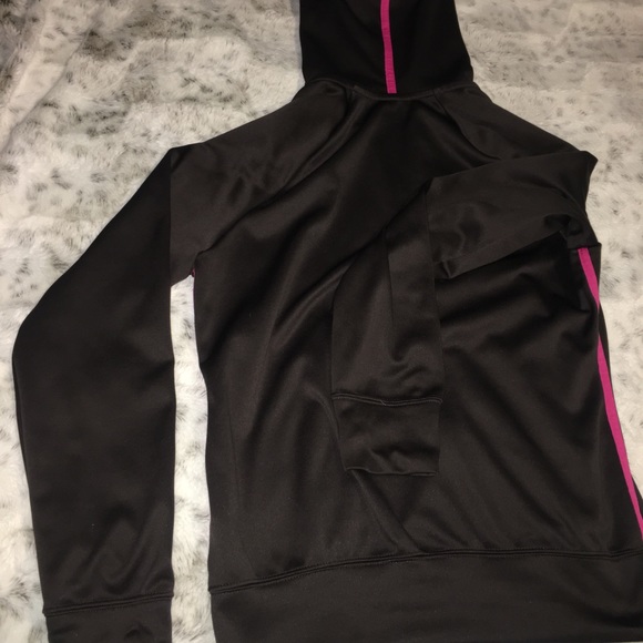 Nike zip up // dri fit material - Picture 4 of 4